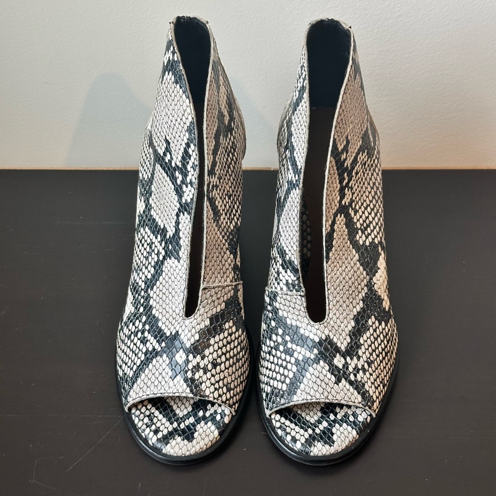Lucky Brand Snakeskin Peep Toe Slip On Ankle Boots Woman’s Size 5